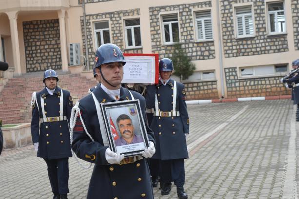 Pençe-Kilit Operasyonu bölgesinde kalp krizi geçiren güvenlik korucusu toprağa verildi