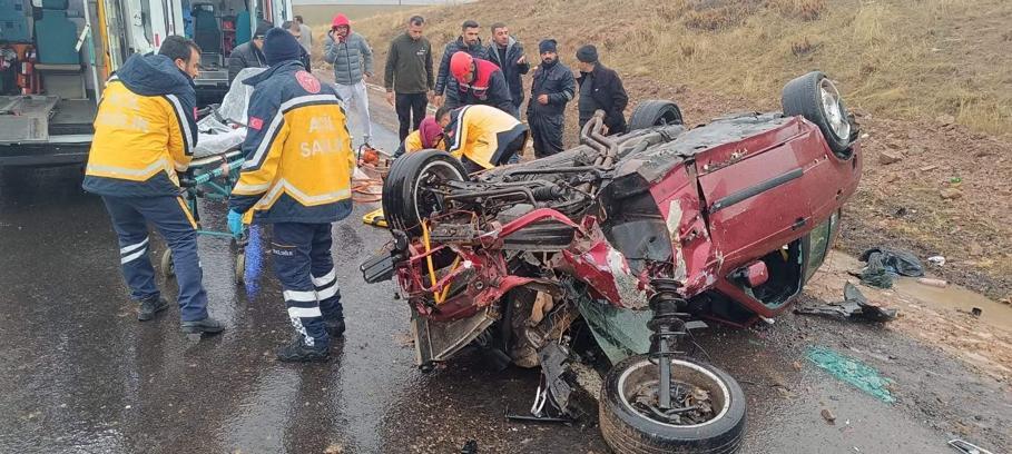 Nevşehir'de devrilen otomobildeki 3 kişi yaralandı