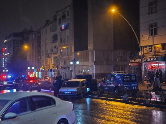 Kaza Sonrası Polis Aracında İntihara Kalkış