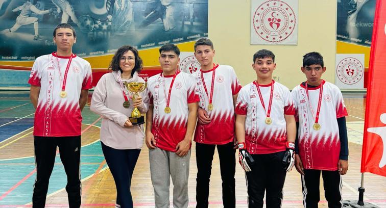 Kula'dan Özel Öğrenciler Futsal'da Türkiye Yarı Finallerinde