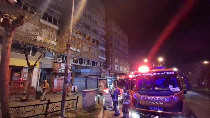 Bursa'da iş merkezinde yangın; 1ölü