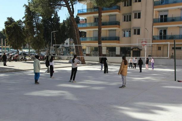 Kula'da yenilenen iki okulda eğitim başladı