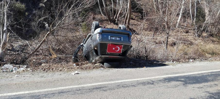 Adana'da otomobil takla attı; 6 yaralı