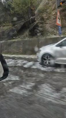 Bursa'da dolu; sürücüler zor anlar yaşadı