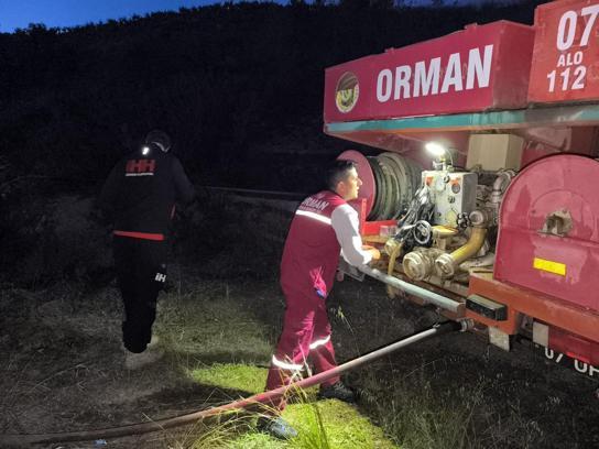 Gazipaşa'da muz bahçesindeki yangın 6 saatte söndürüldü