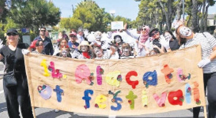 Alaçatı’da ‘Toprak, Zaman ve Tat’ buluşması