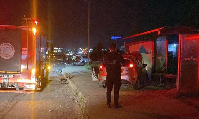 Çorlu’da 2 otomobil çapıştı, sürücüler hafif yaralandı