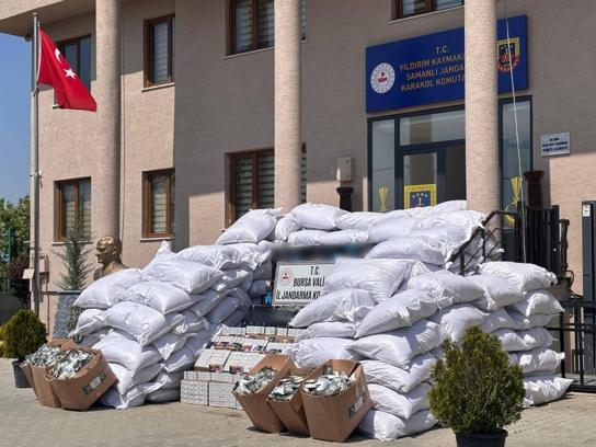 Bursa'da 2,3 milyon liralık kaçak tütün operasyonu