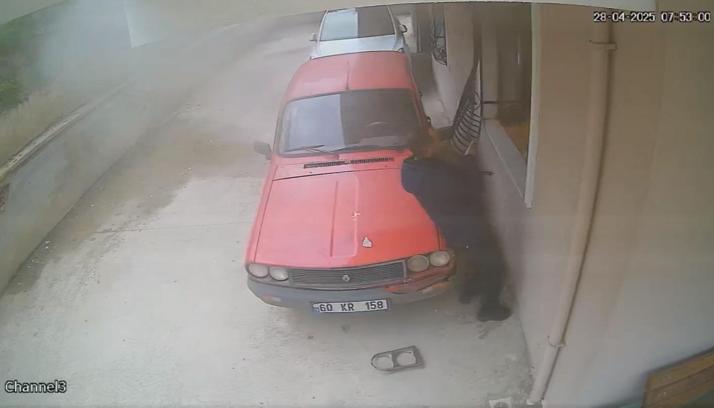 Yangında polisler tarafından kurtarılan 2 çocuk koruma altına alındı
