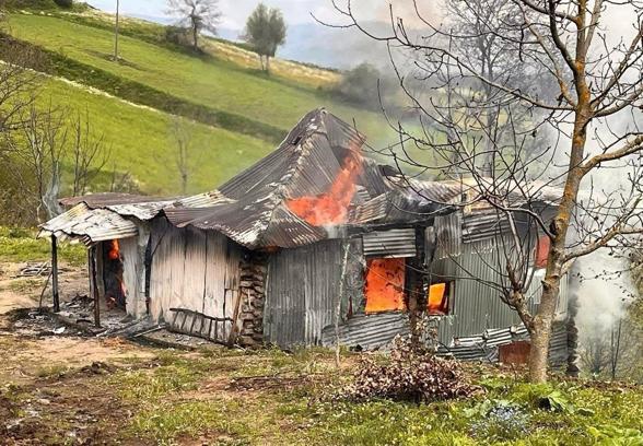 Ordu'da, yangında tek katlı ev kullanılmaz hale geldi