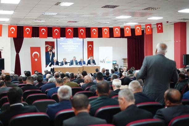 Van'da kurum amirleriyle muhtarlar bir araya geldi