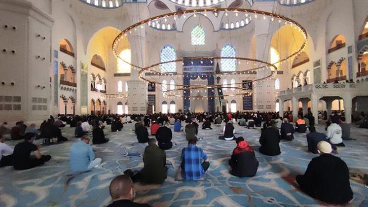 CUMA NAMAZI SAAT KAÇTA KILINACAK? İstanbul, Ankara ve İzmir Cuma namazı vakti 2 Mayıs 2025: Cuma namazı kaçta başlayacak? Cuma kaçta okunacak ve ne zaman bitecek? Diyanet ile namaz vakitleri