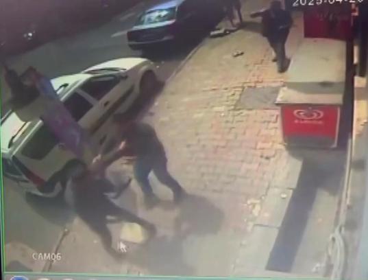Esenyurt'ta Kavga: Yanlışlıkla Yoldan Geçeni Öldürdü