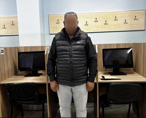 Ehliyet sınavında kopya düzeneğiyle yakalandı; kulaklık hastanede çıkarıldı