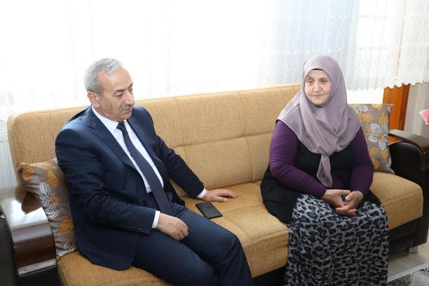 İl Milli Eğitim Müdürü Akbaş'tan şehit annesine ziyaret