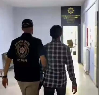 İzmir'de 30 Yıl 8 Ay Hapis Cezası Aranan Firari Yakalandı