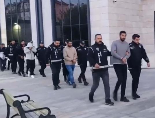 Gökçeada'da 2 aileye 'nitelikli yağma' operasyonu; 13 gözaltı