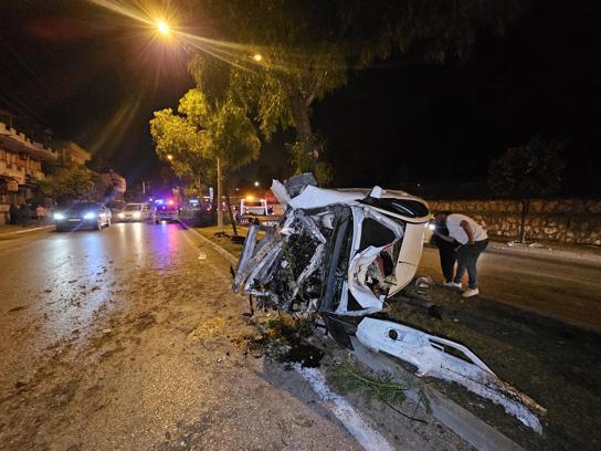 Adana'da Trafik Kazası: Otomobil Taksiye Çarptı, 5 Yaralı