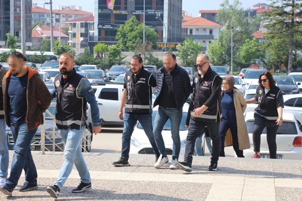 Döner zincirine FETÖ operasyonunda 6 şüpheli adliyede