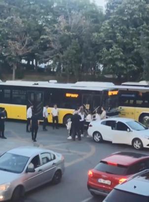 İstanbul'da Park Yeri Kavgası: Tekme Tokat Kavga Kamerada