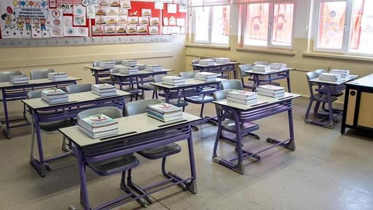 KARNE GÜNÜ: OKULLAR NE ZAMAN KAPANIYOR 2025? Yaz tatili ne zaman başlayacak? MEB okulların kapanış tarihini açıkladı!