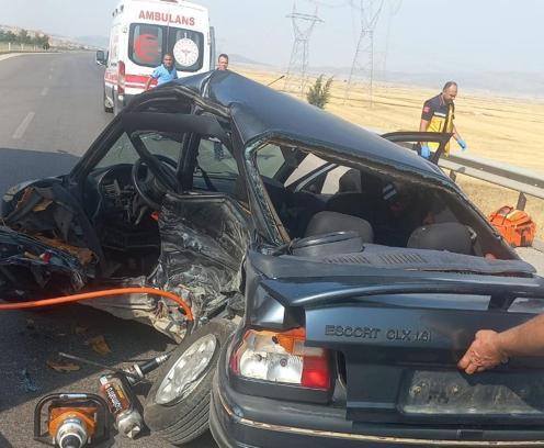 Gaziantep'te 2 otomobil çarpıştı: 1 ölü, 1 yaralı