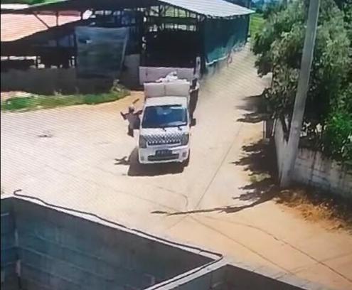 Aydın'da Çöp Aracı Kazası: İşçi Ağır Yaralandı