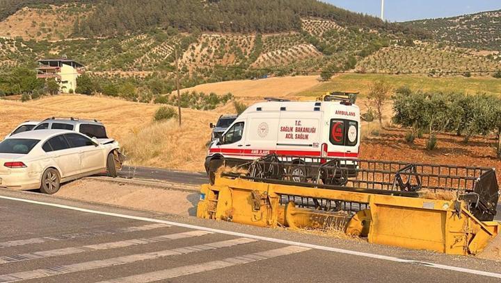 Gaziantep’te otomobil ile biçerdöver çarpıştı: 3 yaralı
