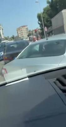 İstanbul- Ataşehir'de karı-koca trafikte tartıştığı sürücüye saldırdı; kaçmaya çalışan sürücü kaza yaptı
