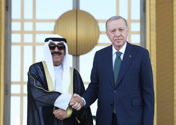 Cumhurbaşkanı Erdoğan, Kuveyt Devlet Emiri El Sabah ile görüştü