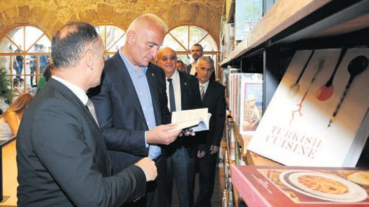 Kütüphane ülkesiyiz