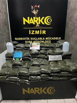 İzmir'de evde 126 kilo 100 gram bonzai ele geçirildi