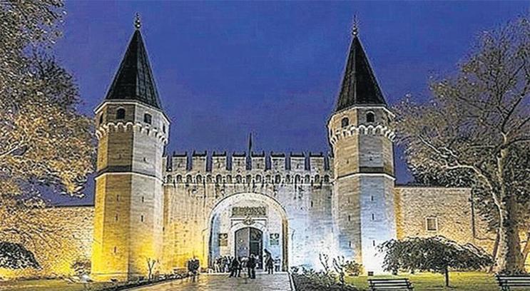 Topkapı Sarayı gece mesaisinde