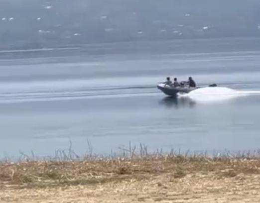 Sapanca Gölü'nde yasak tekne görüldü