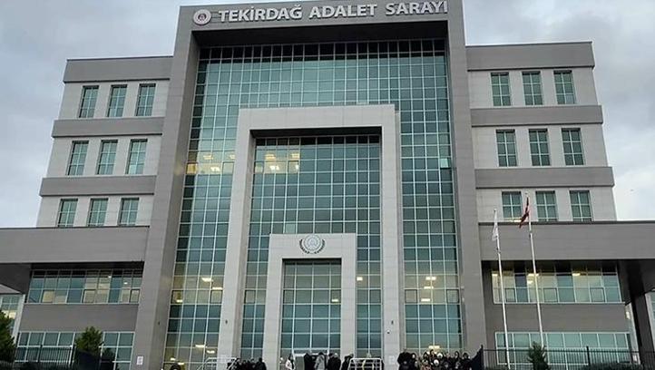 Anne ve babasını öldürüp 3 kişiyi yaralayan sanık hakim karşısında