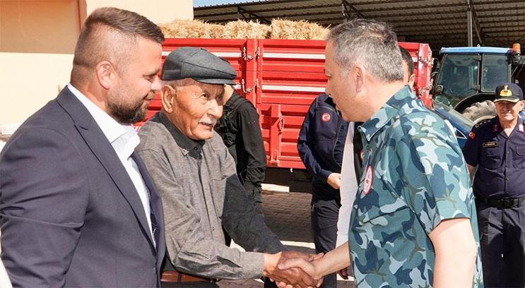 Bakan Yerlikaya'dan Bilecik'teki orman yangınlarından etkilenen köylere ziyaret