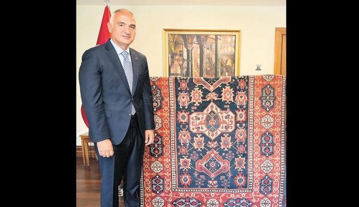 Beş asırlık halı yurda döndü