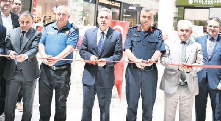 İzmir’de 15 Temmuz sergisi açıldı