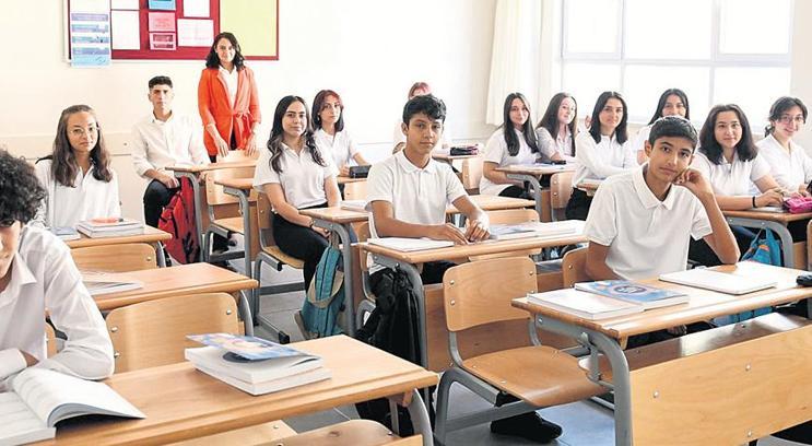 Üç liseyi şampiyonlar doldurdu