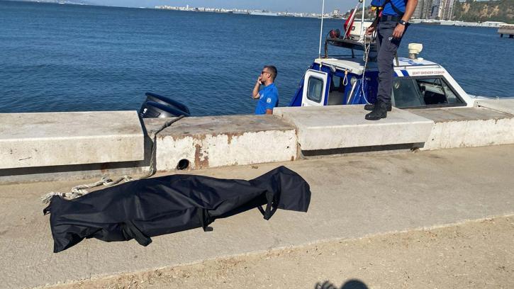 İzmir'de denizde erkek cesedi bulundu