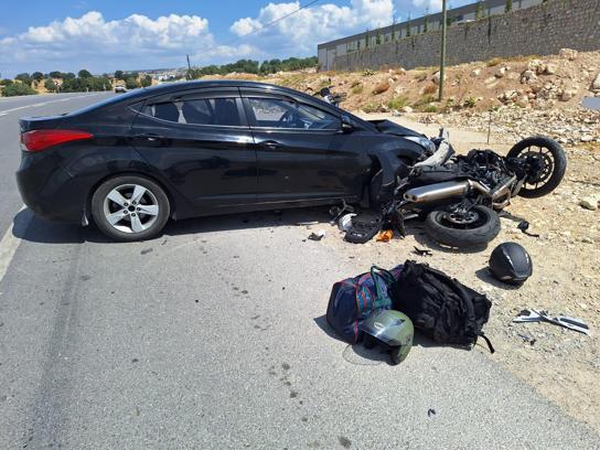 Otomobille çarpışan motosikletin sürücüsü yaralandı