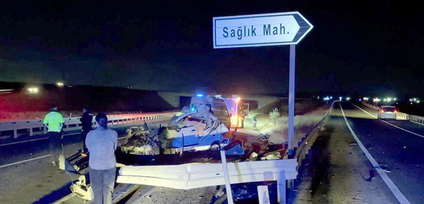 Tekirdağ'da bariyere çarpan otomobilin sürücüsü öldü