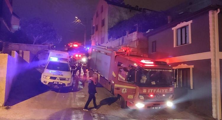 Denizli’de tek katlı evin tavanı çöktü; 6 yaralı