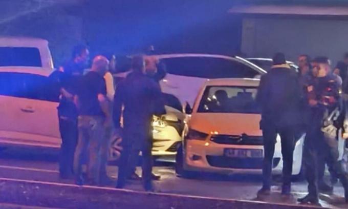 Araç gasbetti, 2 kişiyi öldürüp, 2'si polis 7 kişiyi yaraladı; çatışmada etkisiz hale getirildi