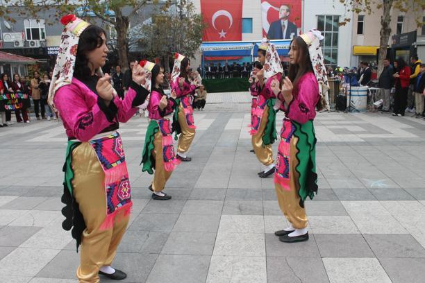 Manyas’ta Cumhuriyet Bayramı törenlerle kutlanıyor