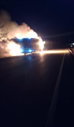 Karabük'te seyir halindeki yolcu otobüsü yandı