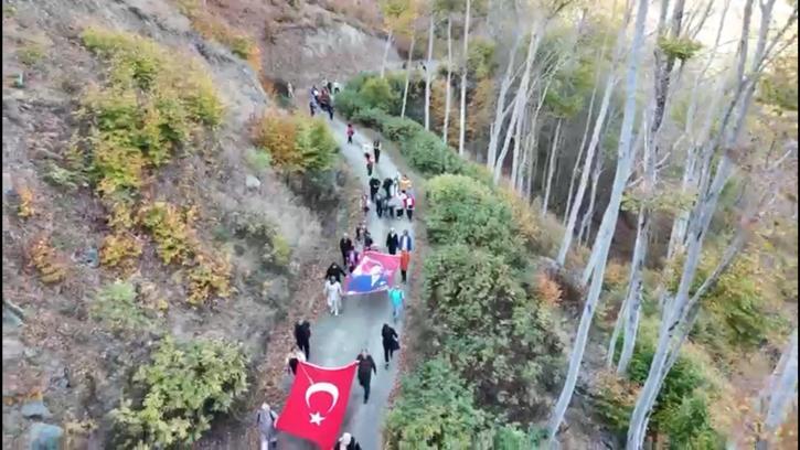 Atatürk, Dumanlı Yaylası’nda doğaseverlerin yürüyüşüyle anıldı