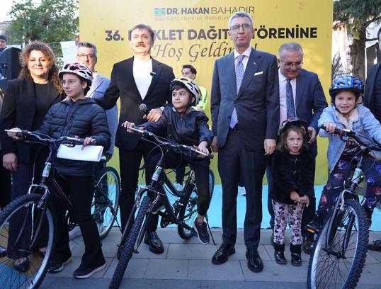 Bahçelievler’de bisiklet dağıtım töreni gerçekleştirildi