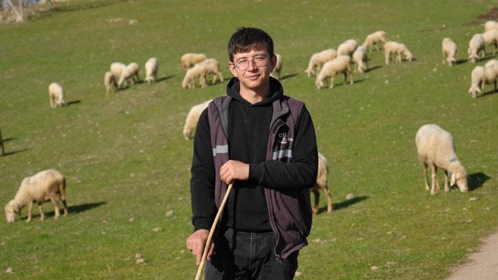 Mimarlık okudu, baba ocağına dönüp sürü sahibi oldu