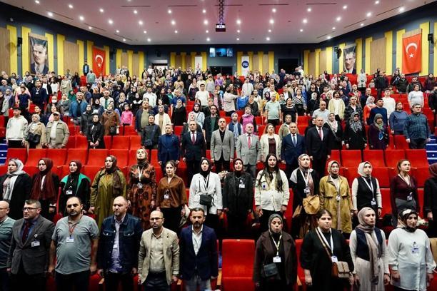 Sancaktepe Belediye Başkanı Alper Yeğin, Gençlik Merkezi velileriyle buluştu